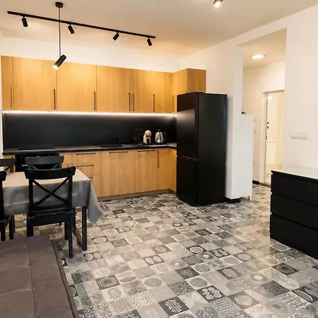 Park 1br W/yard & Heated Mineral Pool Varna