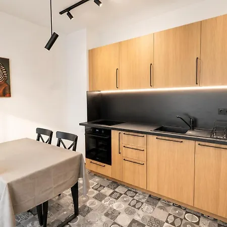 Park 1br W/yard & Heated Mineral Pool Apartamento