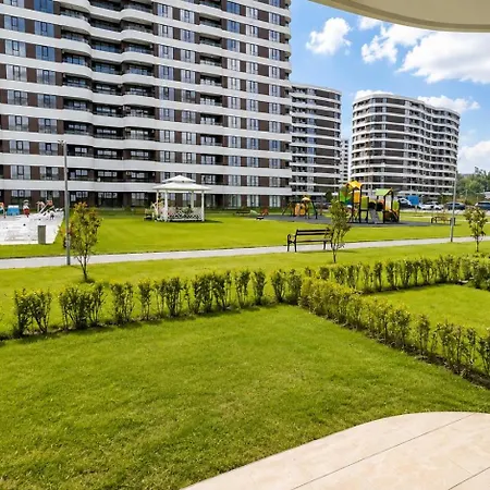 Park 1br W/yard & Heated Mineral Pool * Varna